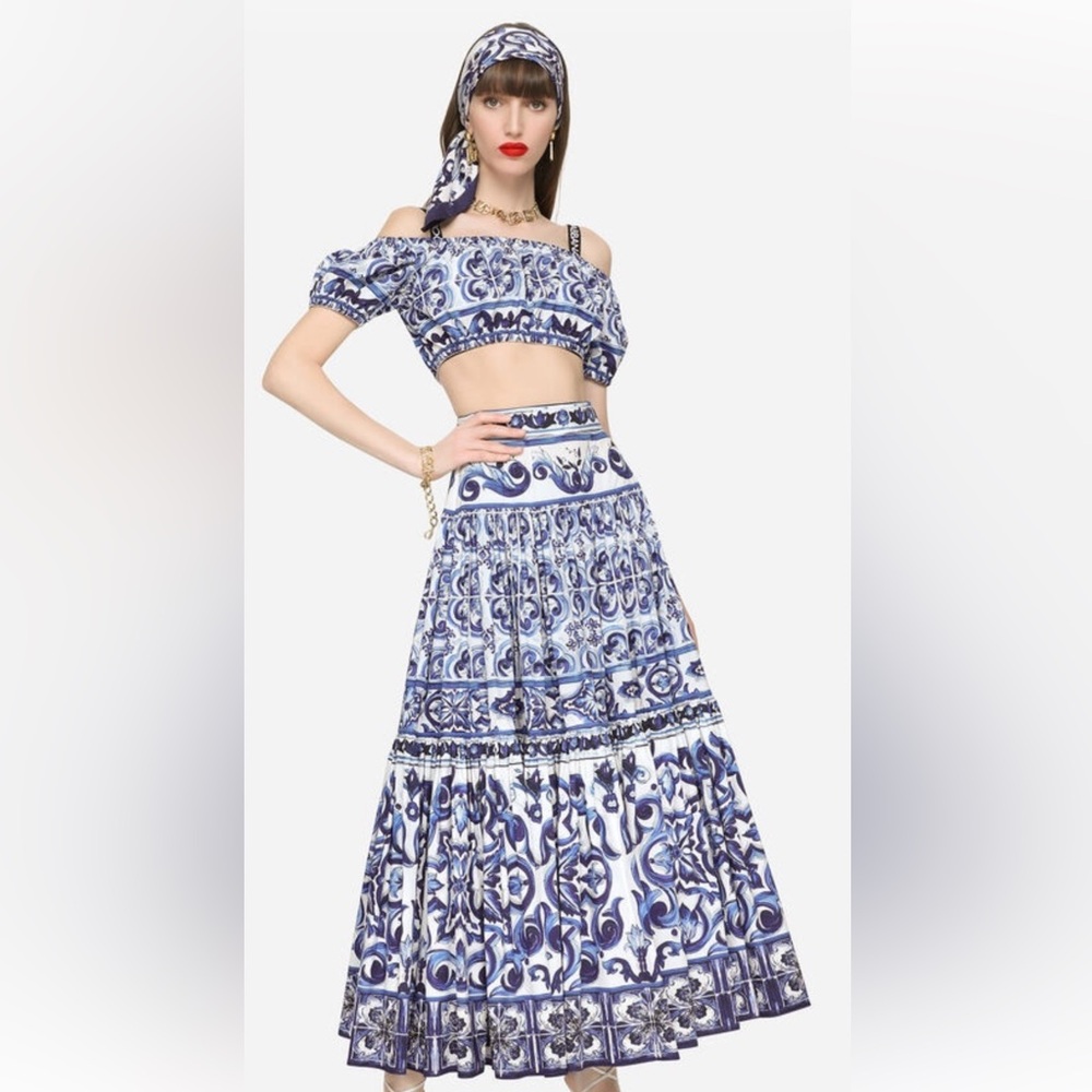 Chic Blue and White Patterned Skirt